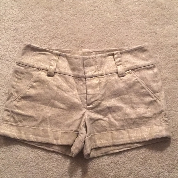 Alice + Olivia Pants - Gold metallic linen blend shorts